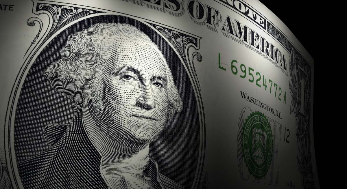 Perspectiva Económica: Dólar Estadounidense en Alza y Desaceleración de la Inflación